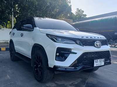 รถใหญ่ 7 ที่นั่ง